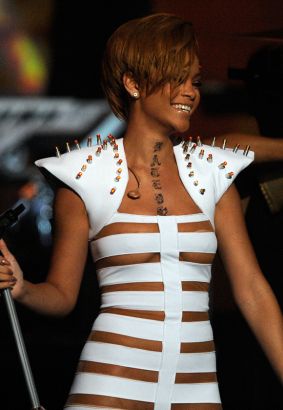 Rihanna's Neck Tattoos Pics